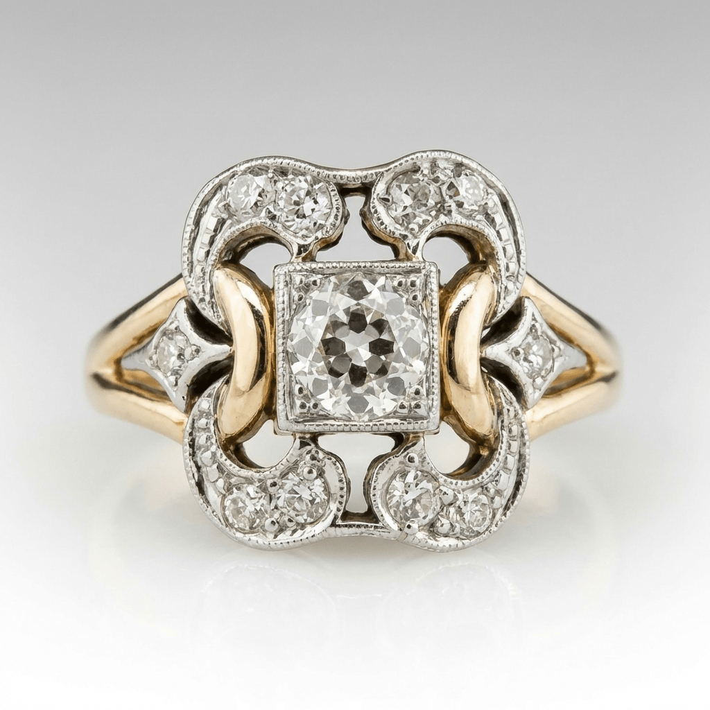 Anello Scultoreo Retrò con Diamante