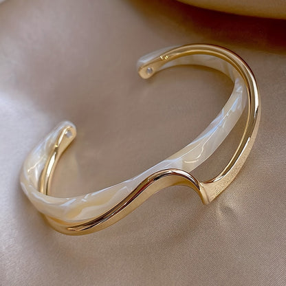 Bracciale Rigido a Forma di Onda Placcato in Oro 18K